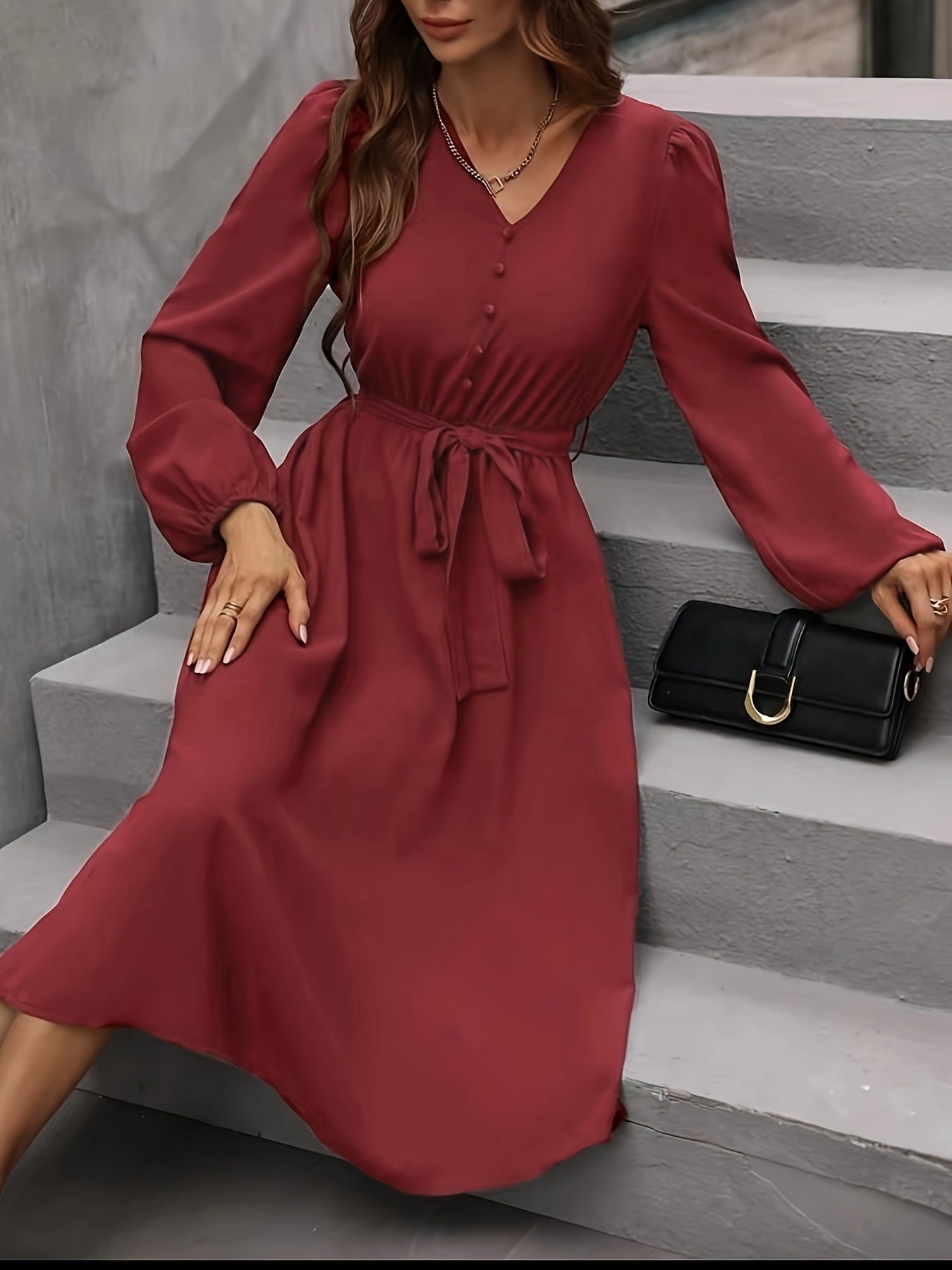 Vestido de Mulher Francês Vintage Borgonha com Decote em V, Mangas com Folhos e Laço na Cintura - Vestido Elegante de Festa, Casamento, A-Line, Corte Flattering para Gala de Natal