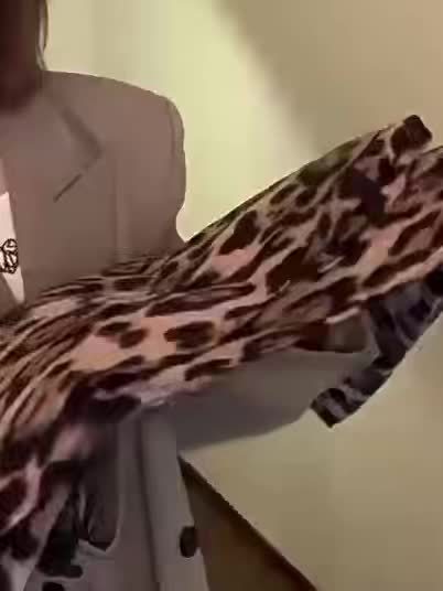 Lenço de leopardo para mulheres - Elegante envoltório de pescoço com estampa animal, suave e quente, à prova de vento, acessório de inverno para ocasiões diárias e formais, lenço elegante não elástico em preto/bege/, presente de férias perfeito para mulheres, moda sazonal, envoltório elegante, material premium, amantes da moda