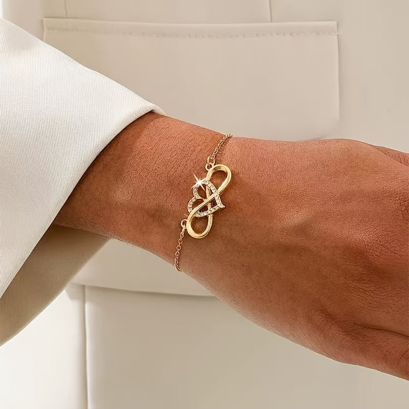 Bracelete Feminina Elegante com Pingente de Coração - Corrente Delicada com Detalhes em Strass, Presente para Dia dos Namorados, Aniversário ou Festa - Acessório Luxuoso e Charmoso para o Dia a Dia, Joia em Liga de Cobre